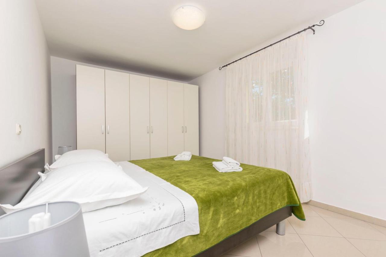 Apartments Maja Трогир Экстерьер фото